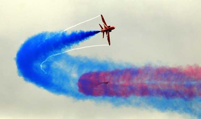 [Image: redarrows1.jpg]
