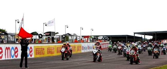 [Image: thruxtonrace1restart.jpg]