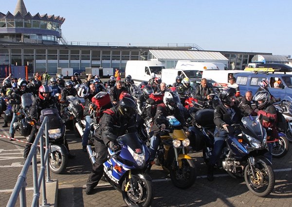 [Image: bikersatseaterminal.jpg]