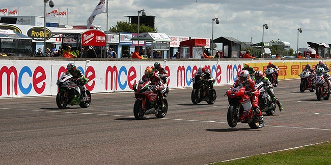 [Image: race1gridthruxton.jpg]