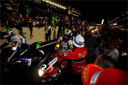 [Image: suzuka8hr.jpg]