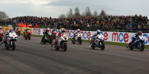 [Image: thruxton2013superbikerace1.jpg]